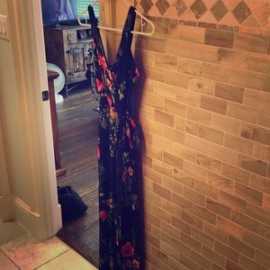 Maxi dress with tie in front/side